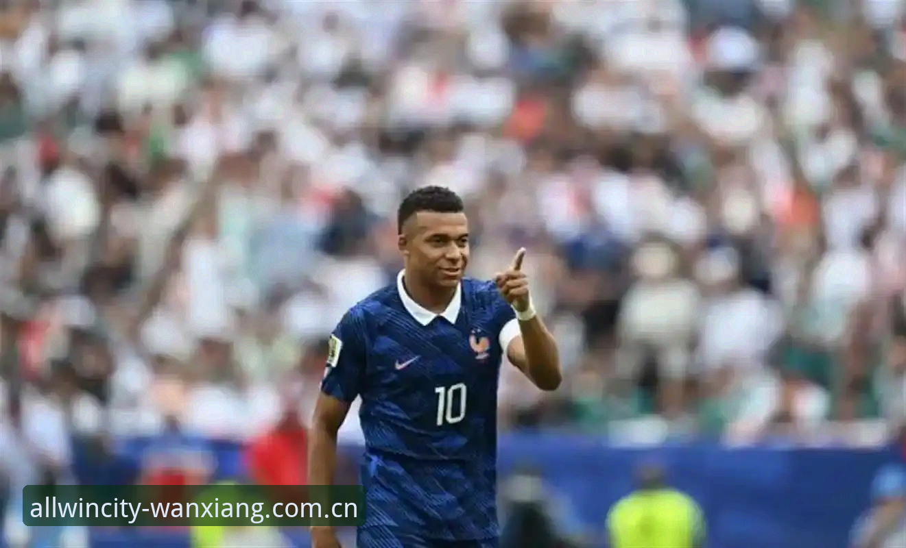 法国3-0伊拉克背后，德尚那句"要求太高"到底藏着什么信号？